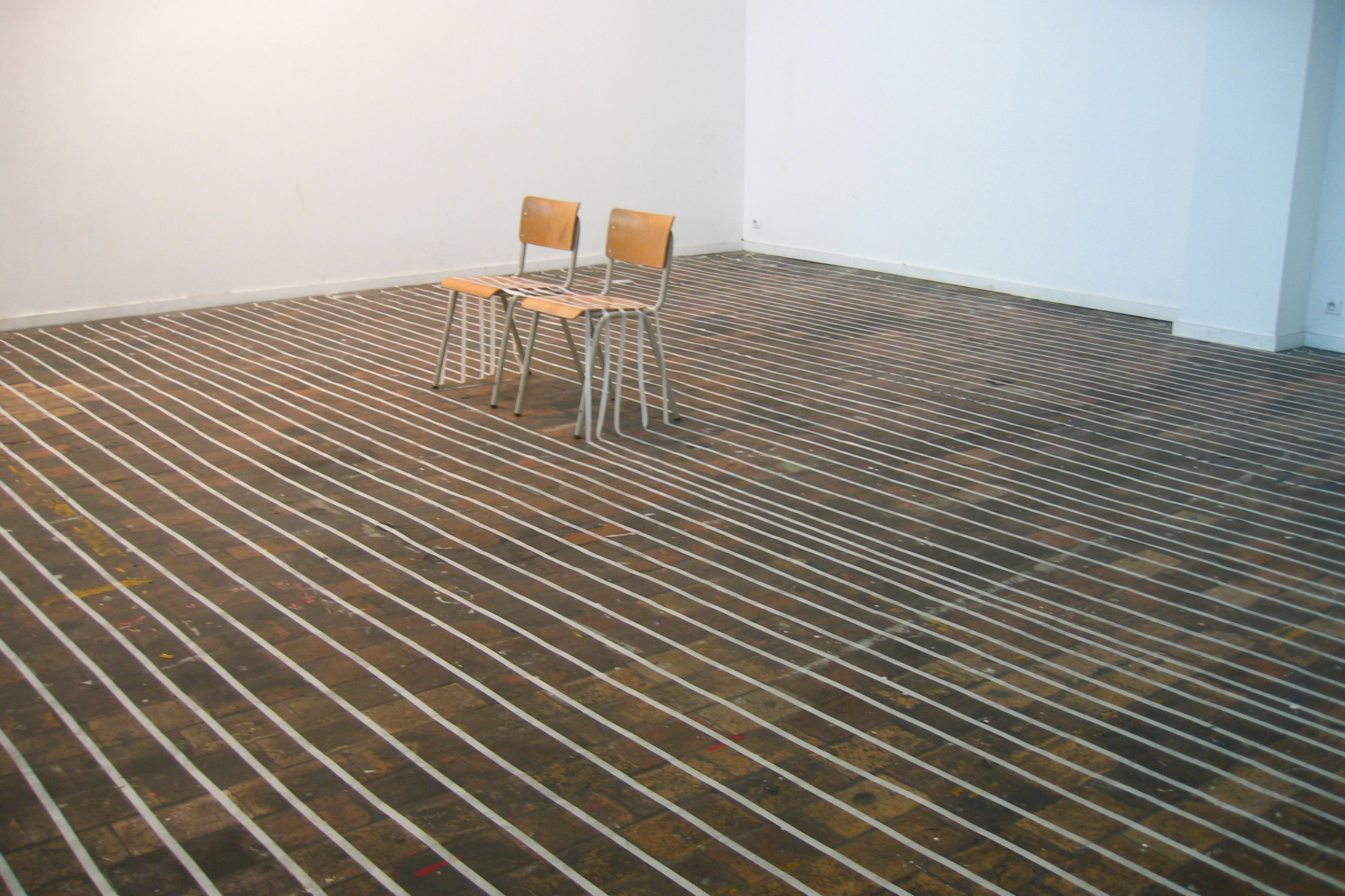 sonia-niwemahoro-installation-sur-la-pointe-des-pieds-01 sonia-niwemahoro-installation-sur-la-pointe-des-pieds-01