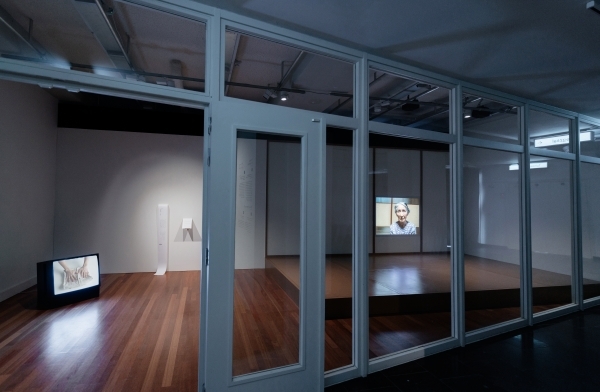 4.The taste of tangerines_S Installation view_de_brakke_grond_Folding figures_Eva Giolo_2019_